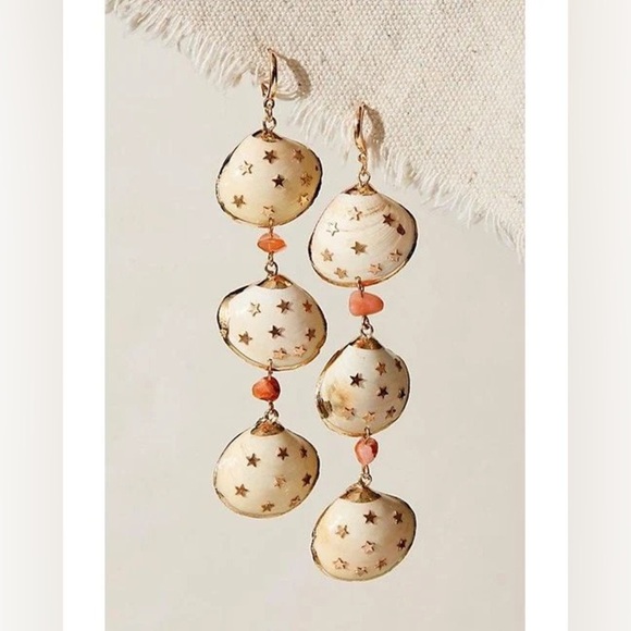Free People Bahama Baby Starry Shell Earrings - NWT - Picture 1 of 4
